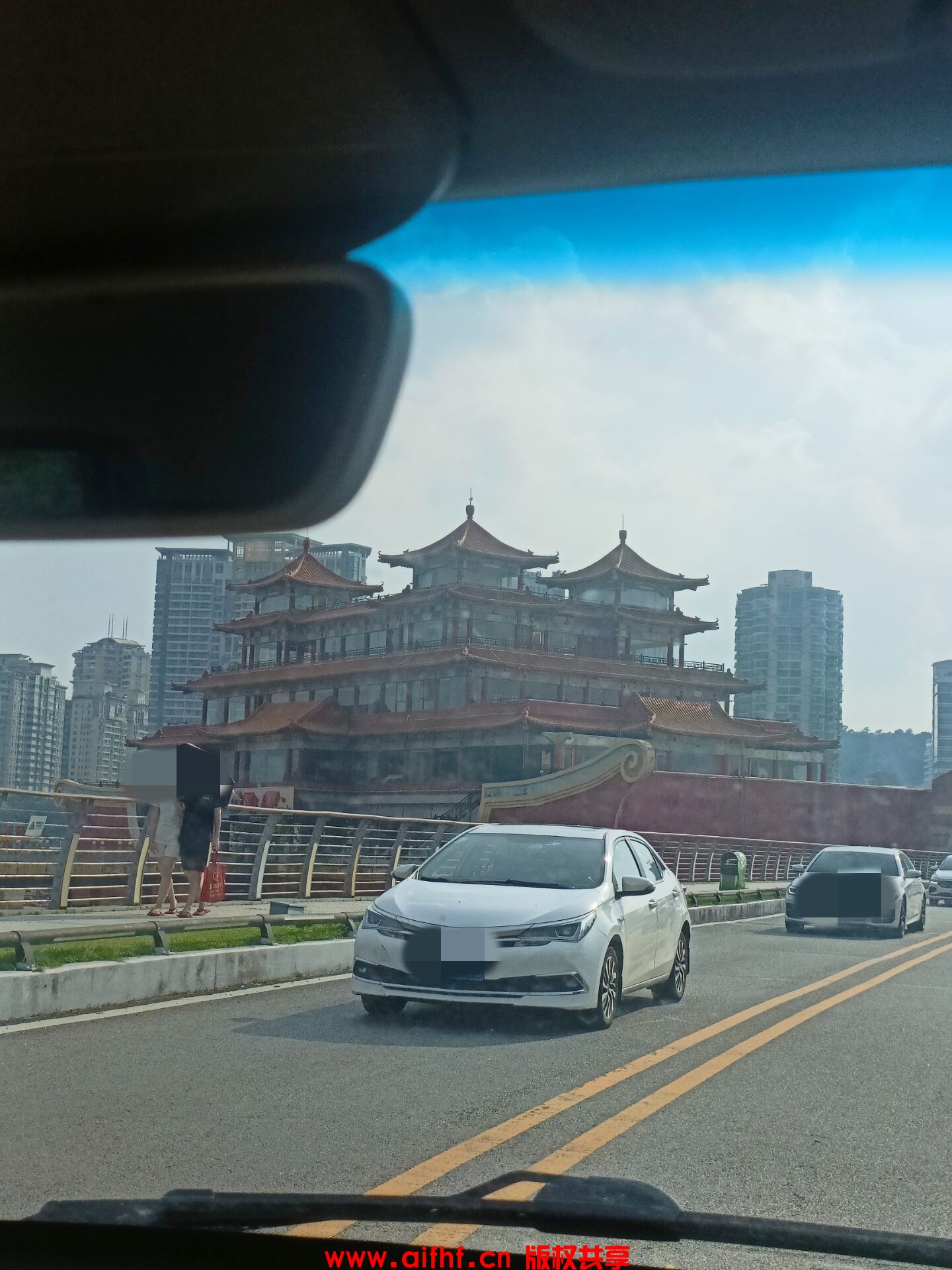 1-240P6164151X2.jpg